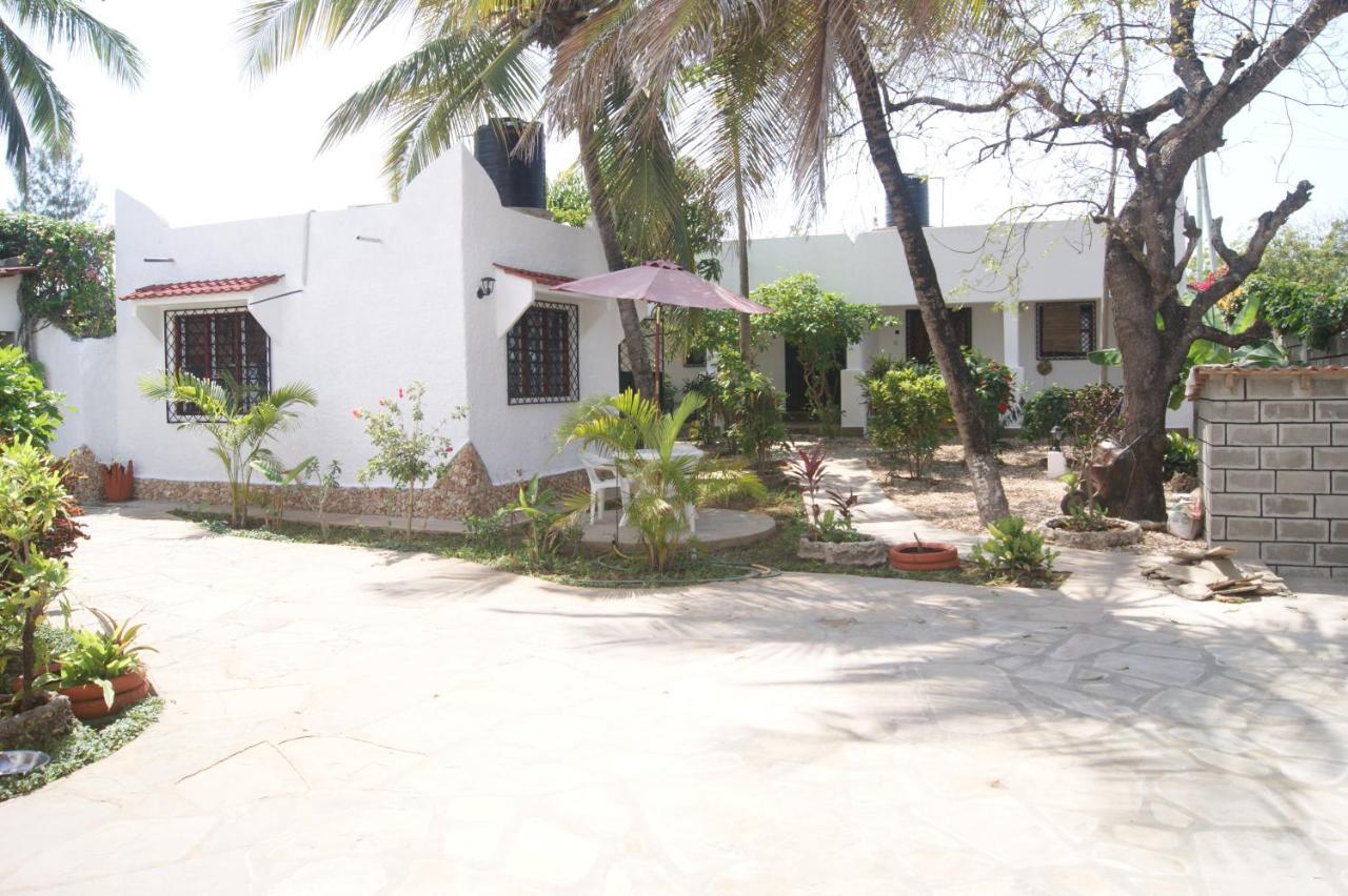 Luciano & Grace Apartments Watamu Eksteriør bilde