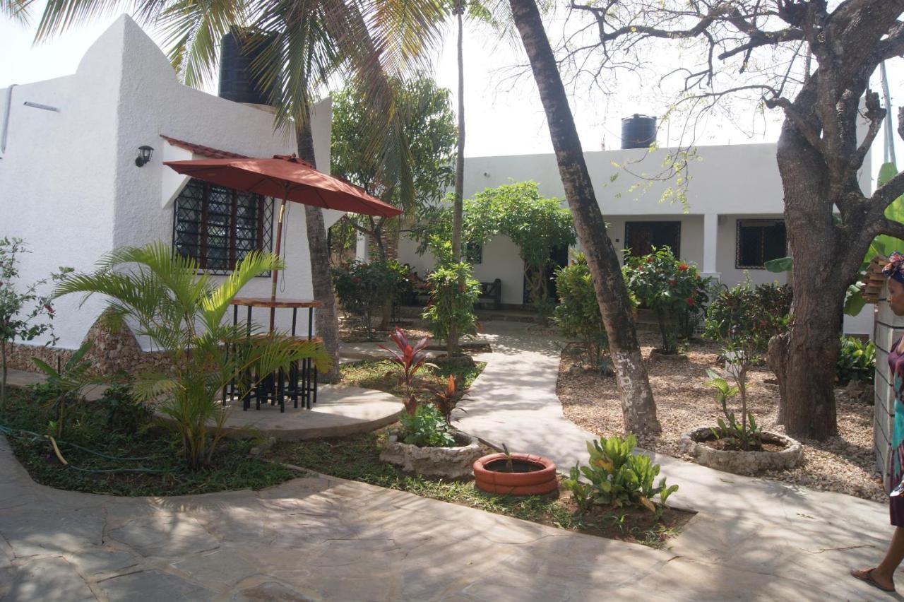 Luciano & Grace Apartments Watamu Eksteriør bilde