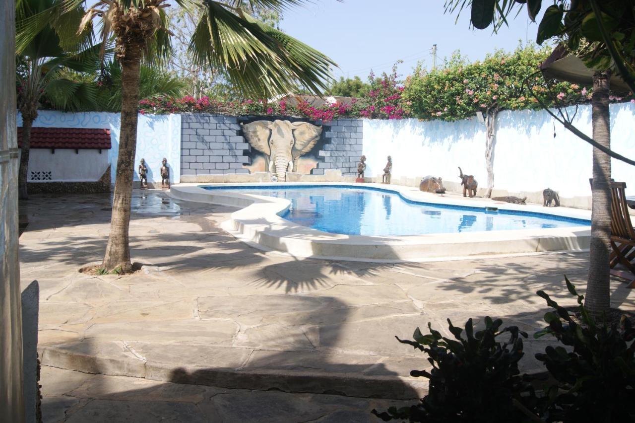 Luciano & Grace Apartments Watamu Eksteriør bilde