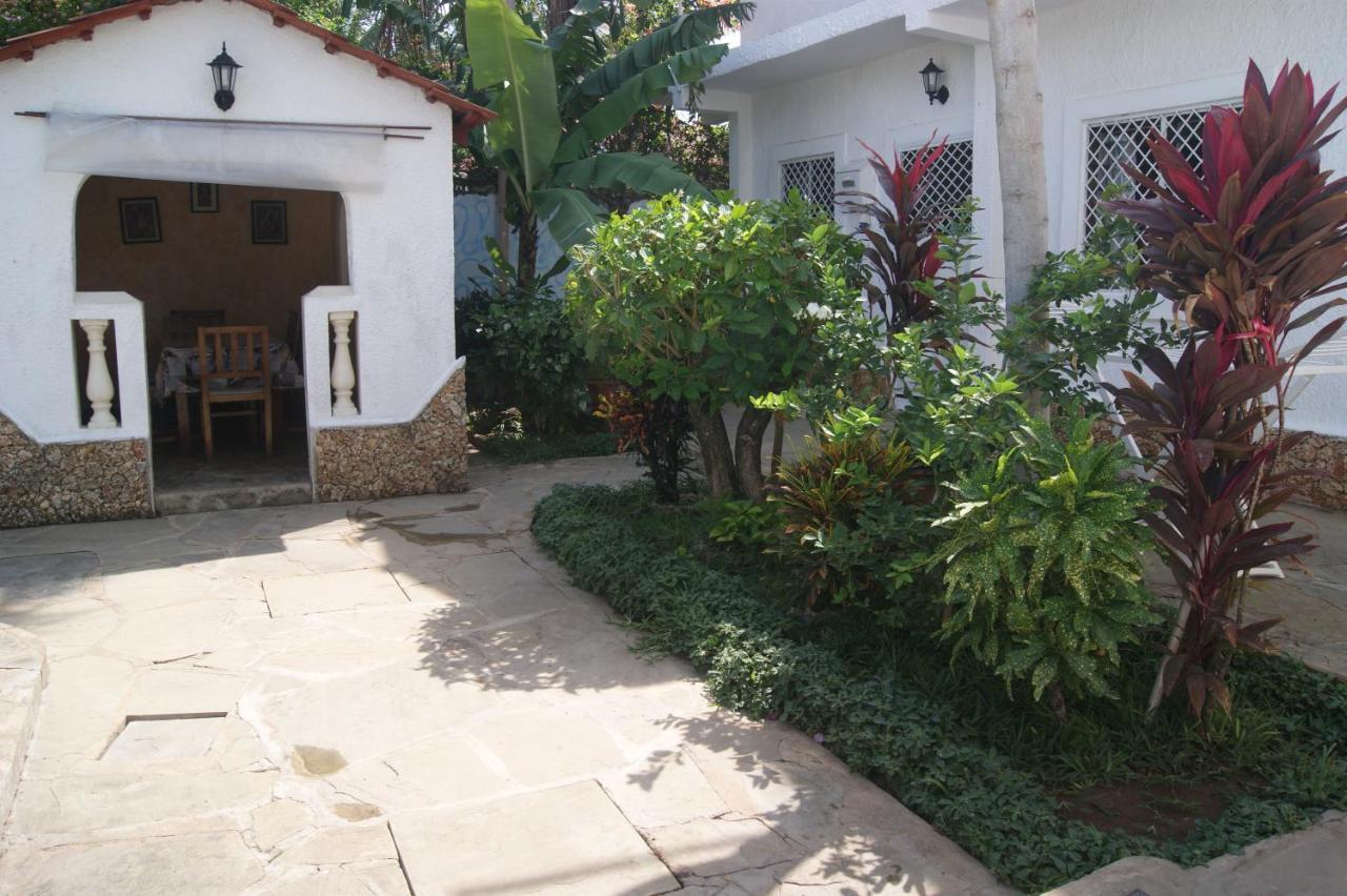 Luciano & Grace Apartments Watamu Eksteriør bilde