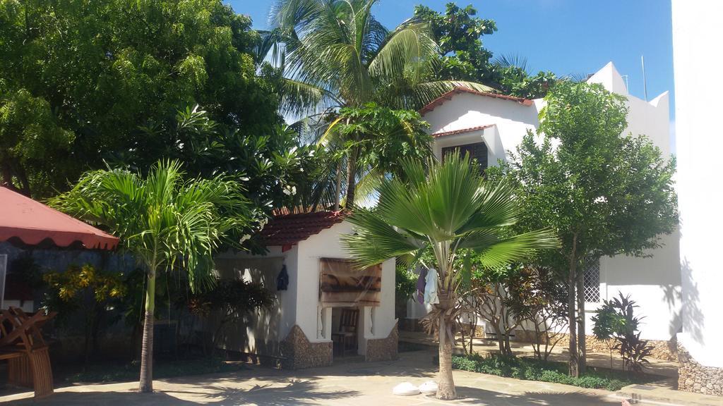 Luciano & Grace Apartments Watamu Eksteriør bilde
